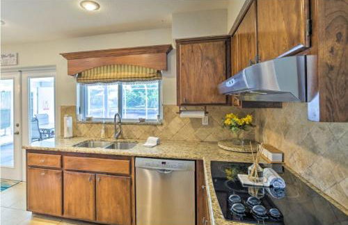 Tropical Getaway! Gulf access & heated pool! - Foto 3