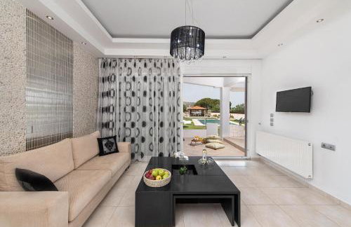 Marble Pool Villa - Photo 9