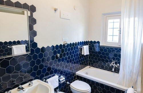 Stunning architectural villa with direct access to lake - Foto 23