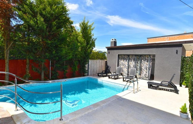 Bright Studio Apartment With Pool View - Foto 8