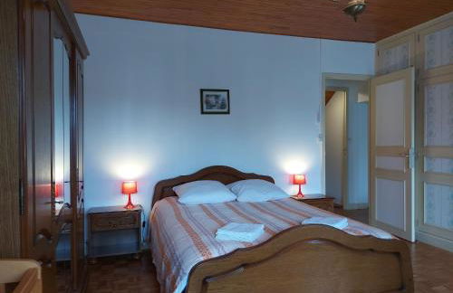 Maison spacieuse avec jardin, BBQ, table de ping-pong, proche commerces, pour 9 personnes et bébés - FR-1-581-96 - Foto 35