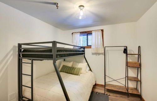 Bonners Ferry Cabin with Wraparound Deck and Views! - Foto 16