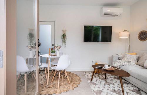 Perch - Urban Reflection 18 - Photo 17