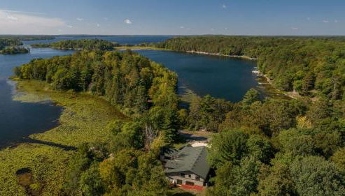 Whitefish Lake Home with Heated Indoor Pool - Foto 2