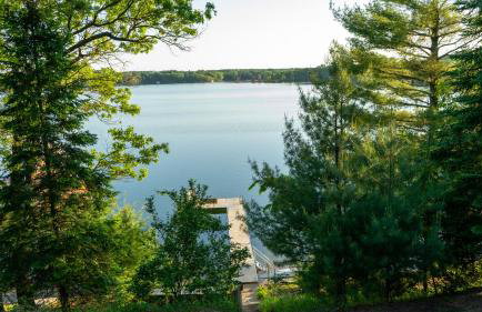 Lakefront Home 4 Bedroom 4 Bath Sleeps 12 - Foto 1