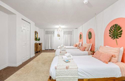 Indy Palm Pad with Patio & Tiki Bar-Mid-Century Charmer-Family Friendly - Photo 29