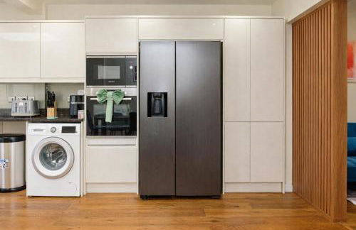 4 Bed 2 Bath, station, parking, long stays - Foto 2