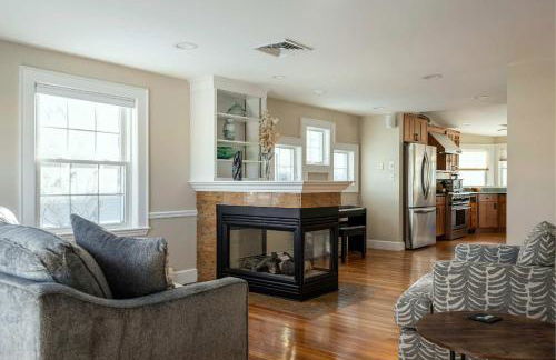 Stay at Beverly Shops - Photo 7