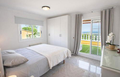 2 Private Abodes in One Magnificent Villa! - Foto 23