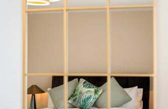 Luxury 4-Bed Family & Group Home-King or Twin Beds-Driveway, Garden-Near Gatwick - Foto 8