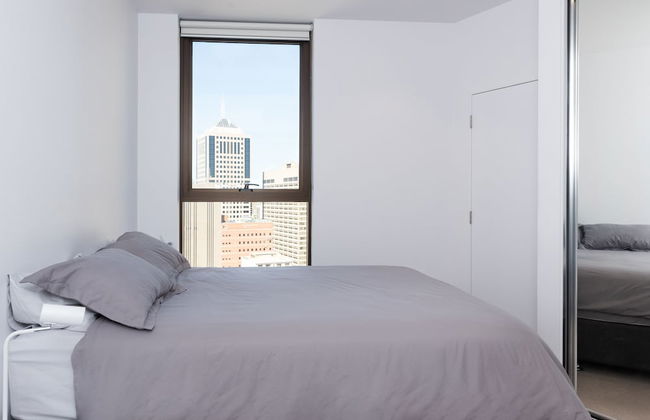 New 2 Bedroom Darling Harbor Apartment - Photo 3