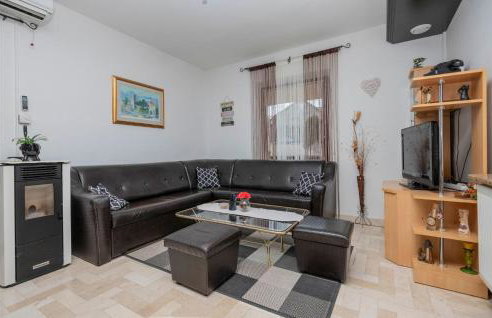 Amazing Home In Mijaca - Photo 14