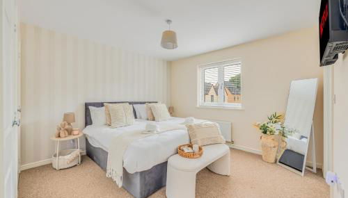 Beautiful Detached House with Driveway Parking, Study Room, Spacious Garden, Smart TVs and Fast Wifi by Yoko Property - Foto 5