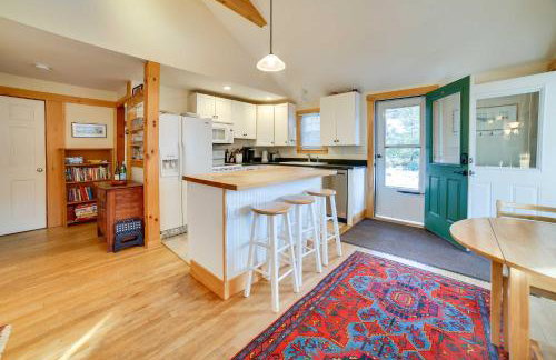 Lakefront Bradford Cottage with Dock, Near Skiing! - Foto 9