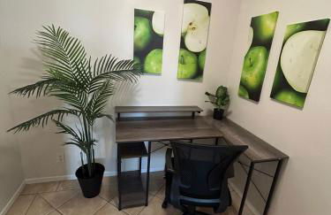 Beverly Hills Midle City 1 br Apt with Parking 202 - Photo 7