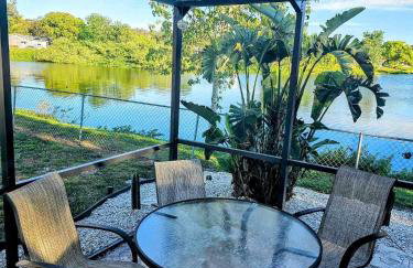 Private Tropical Waterfront Sanctuary w pool, hot tub & an island! Pet Friendly - Foto 28