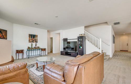 Large Menifee Home 1 Block to Neighborhood Park! - Foto 5