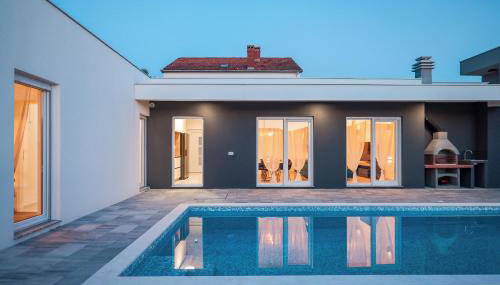 Villa La Reina - Private Heated Pool & Garden - Photo 1