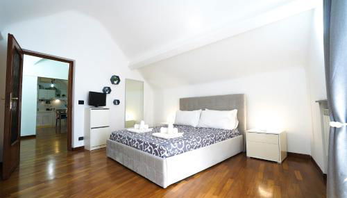 Airport & Sea, Large Music-Themed Apartment - Foto 2