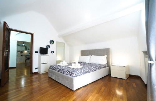 Airport & Sea, Large Music-Themed Apartment - Foto 2