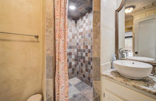 Trophy Haven Retreat With Pool - Foto 21