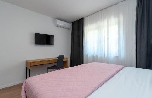 Maca Apartments & Suites with Heated pool near beach 50m - Foto 42