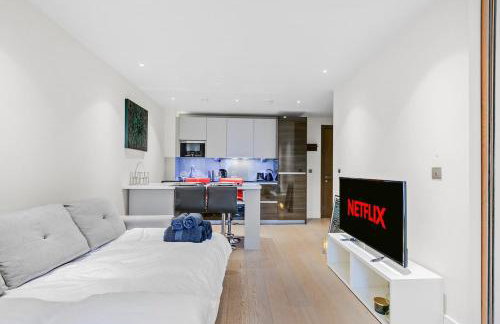 Cosy Manhattan Studio with Balcony - Foto 6