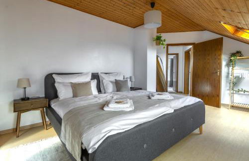 Cozy Holiday Home - Photo 2