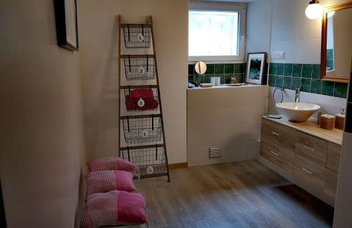 Propriété avec piscine de 2 à 9 personnes, Gîte De Saint Donat, - Foto 36