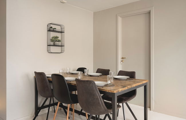 Arctic Homes - Downtown Penthouse - Photo 10