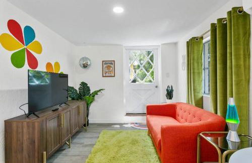 That 70’s Themed Apt Close to Coffee, Food + Shops - Foto 1