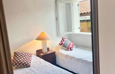 Vista dos sonhos na beira do mar de Angra com pier - Foto 44