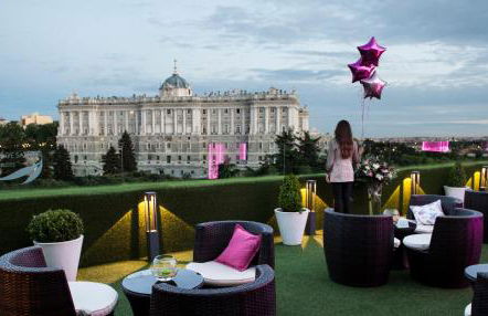 Apartosuites Jardines de Sabatini - Photo 66