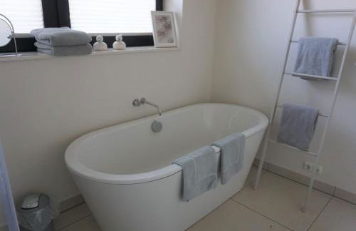 Holiday Home Großzügiges Haus mit traumhafter Gartenanlage by Interhome - Foto 18