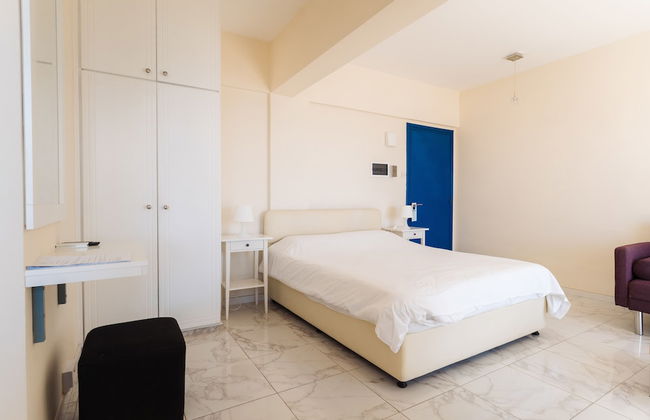 Vrachia Beach Hotel & Suites - Adults only - Photo 12