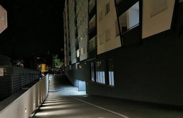 CITY CENTER PEARL #new#free reserved parking in garage elevator direct access#business and pleasure#city view&balcony&sunny&cafes&markets&tram#city center#working room#2 toliets#2 bedrooms - Photo 32