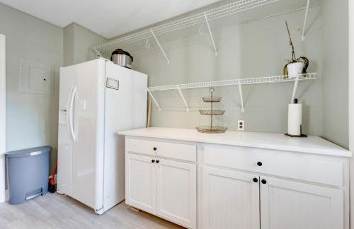 Dock and Fire Pit Lakefront Bonneau Home! - Foto 9