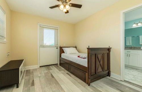 Galveston Bay Views and Pier! San Leon Gulf Getaway - Foto 18