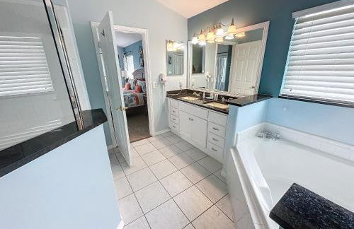 Mickeys Movie House, 2 Masters, Pool And Spa - Foto 23