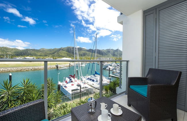 Blue on Blue Studio Room 1222 - Photo 1