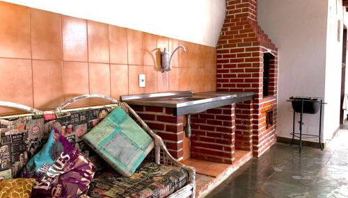 Casa para 8 Pessoas com Churrasqueira e Garagem - Foto 1