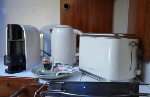 The Classic Sailboat Retreat - Photo 9