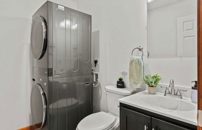 Maple Oasis by Avantstay Newly Built w/ Hot Tub, Game Room & Fire Pit - Photo 28