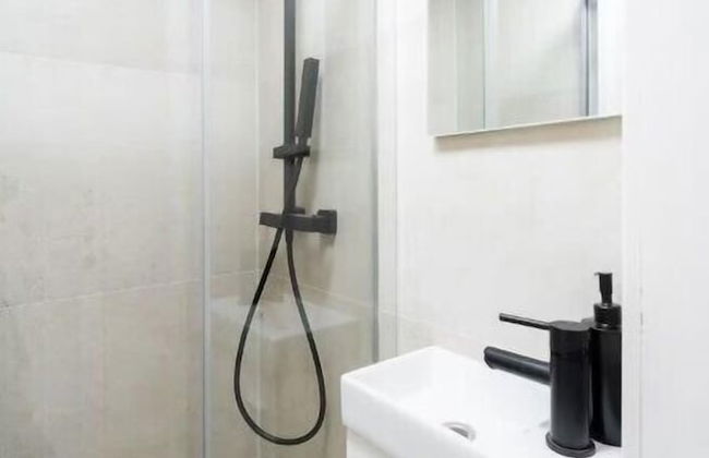 National Large City Apartments - Photo 20