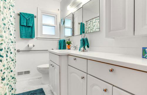 Family-Friendly Cottage Grove Home with Fireplace! - Foto 12