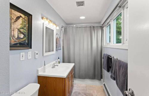 Cozy Anchorage Retreat 7 mins From Airport - Foto 4