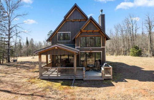 Luxury Lodge on 40 Private Acres • HUMM Sauna • Party Barn • - Foto 8