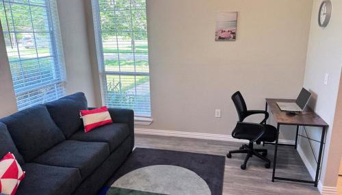 Tranquil 1,5 Acre Retreat with Modern Comfort - Foto 5