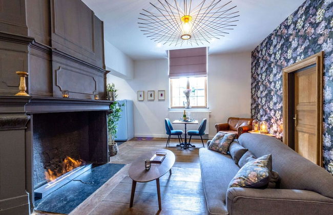 Splendid Castle in Perwez-haillot With Sun-loungers - Photo 10