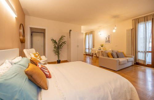 ComfortHouse Netflix, Prime, WiFi, TV, Balcony - Foto 10